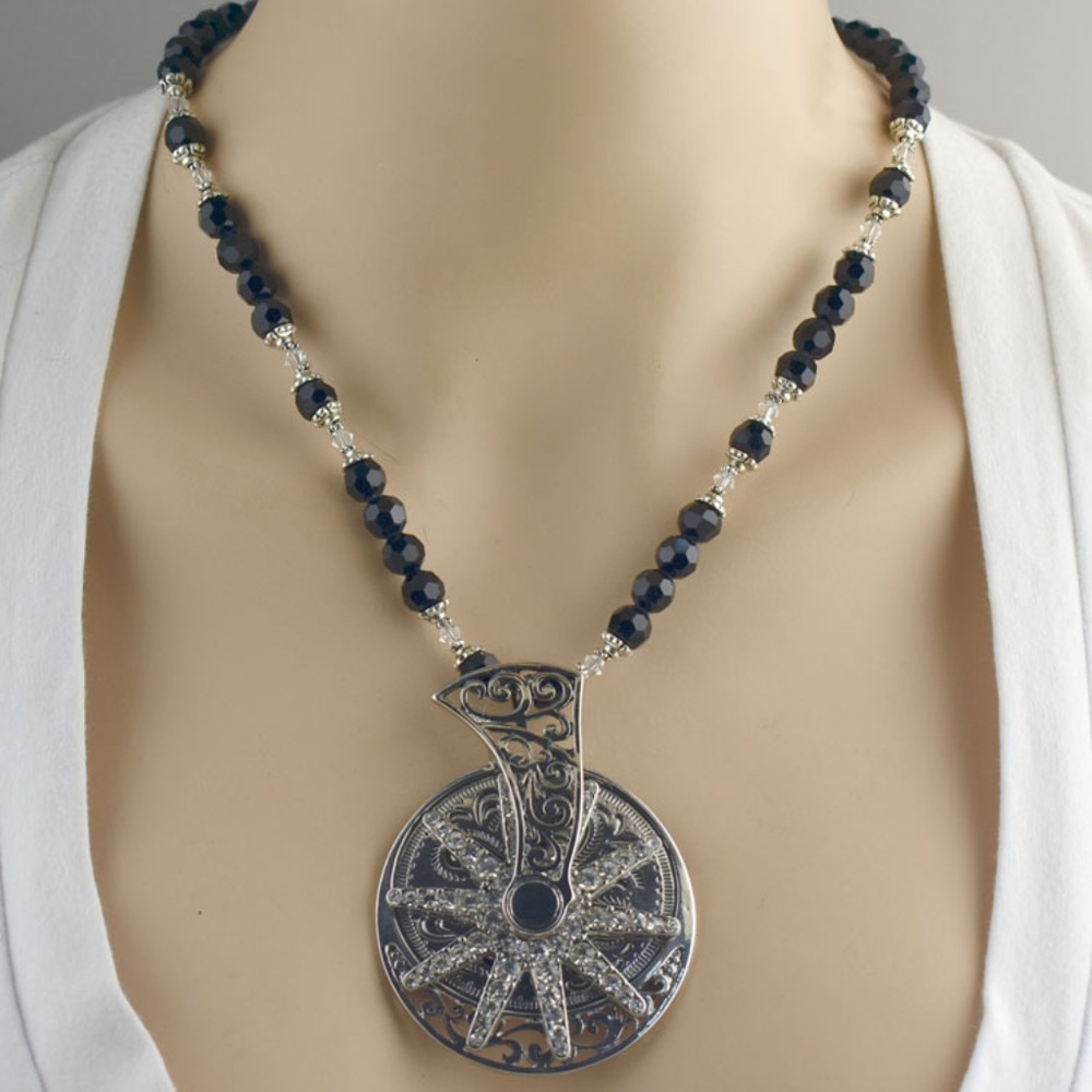 Bling Spur Necklace & Earring Set